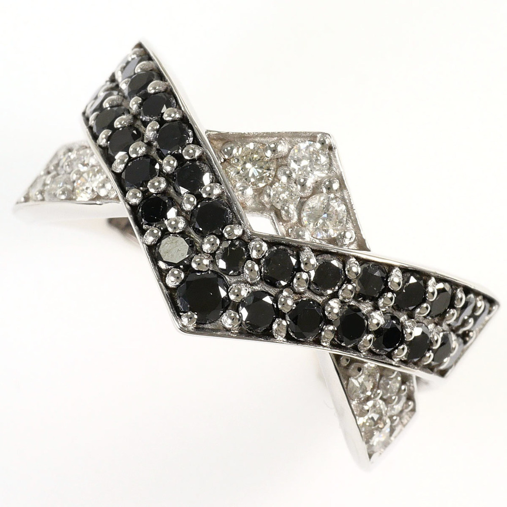 18K (18-karat white gold) ring with black diamonds and totaling 1.15ct. Inclu...